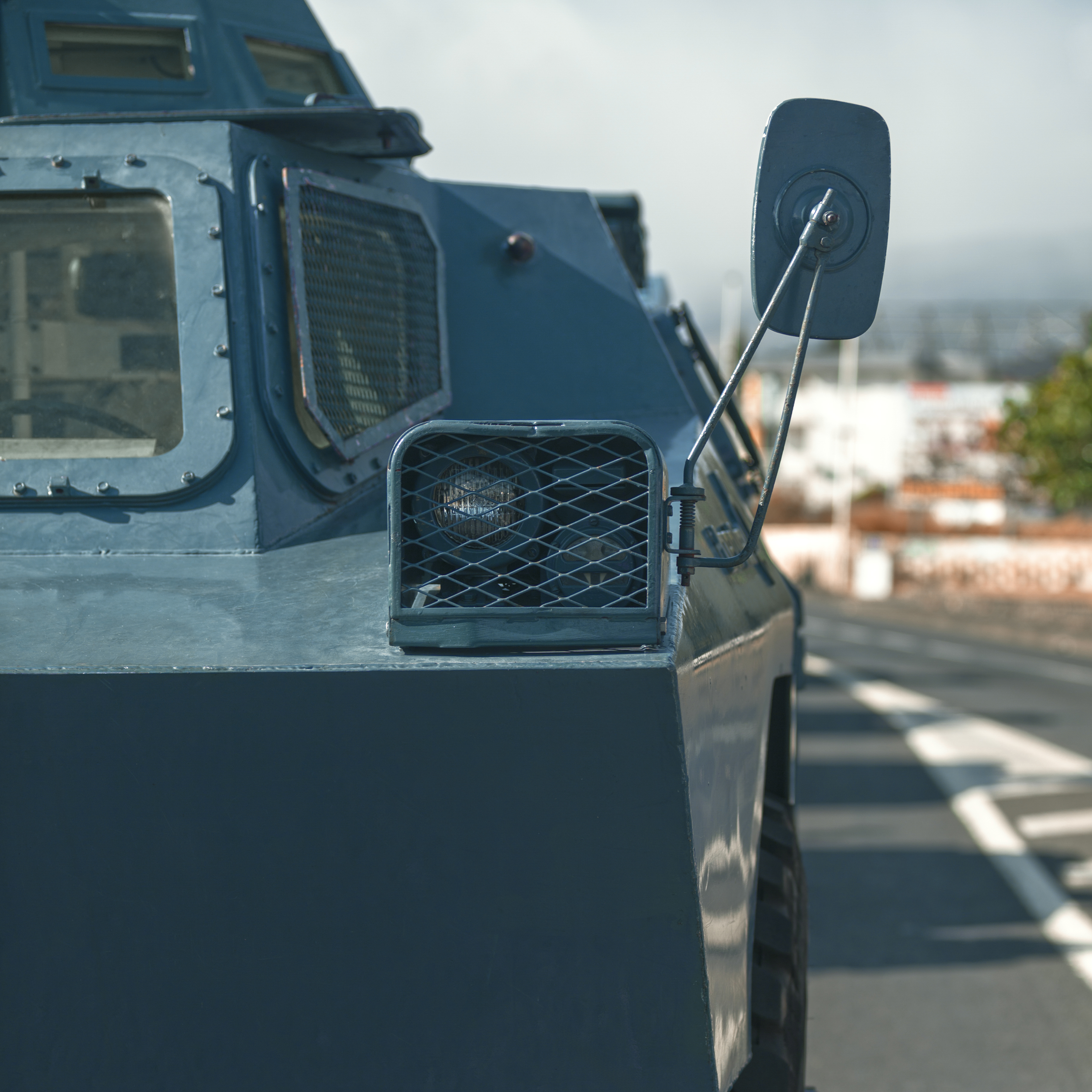 SECURE Bild eines gepanzerten Fahrzeuges